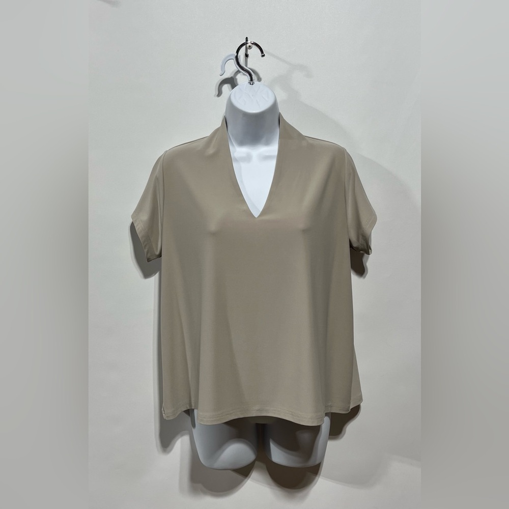 Sympli Elegant Beige Short Sleeve Blouse Women’s Size Small‎
